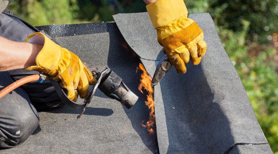 Professional residential roofers in Sully, IA